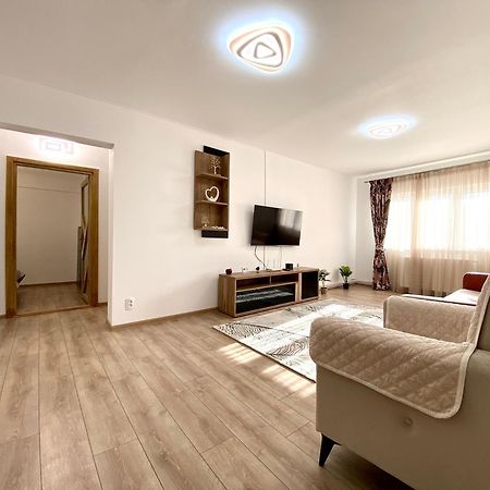 Kronstadt Apartment - Pet Friendly Brașov Exterior foto