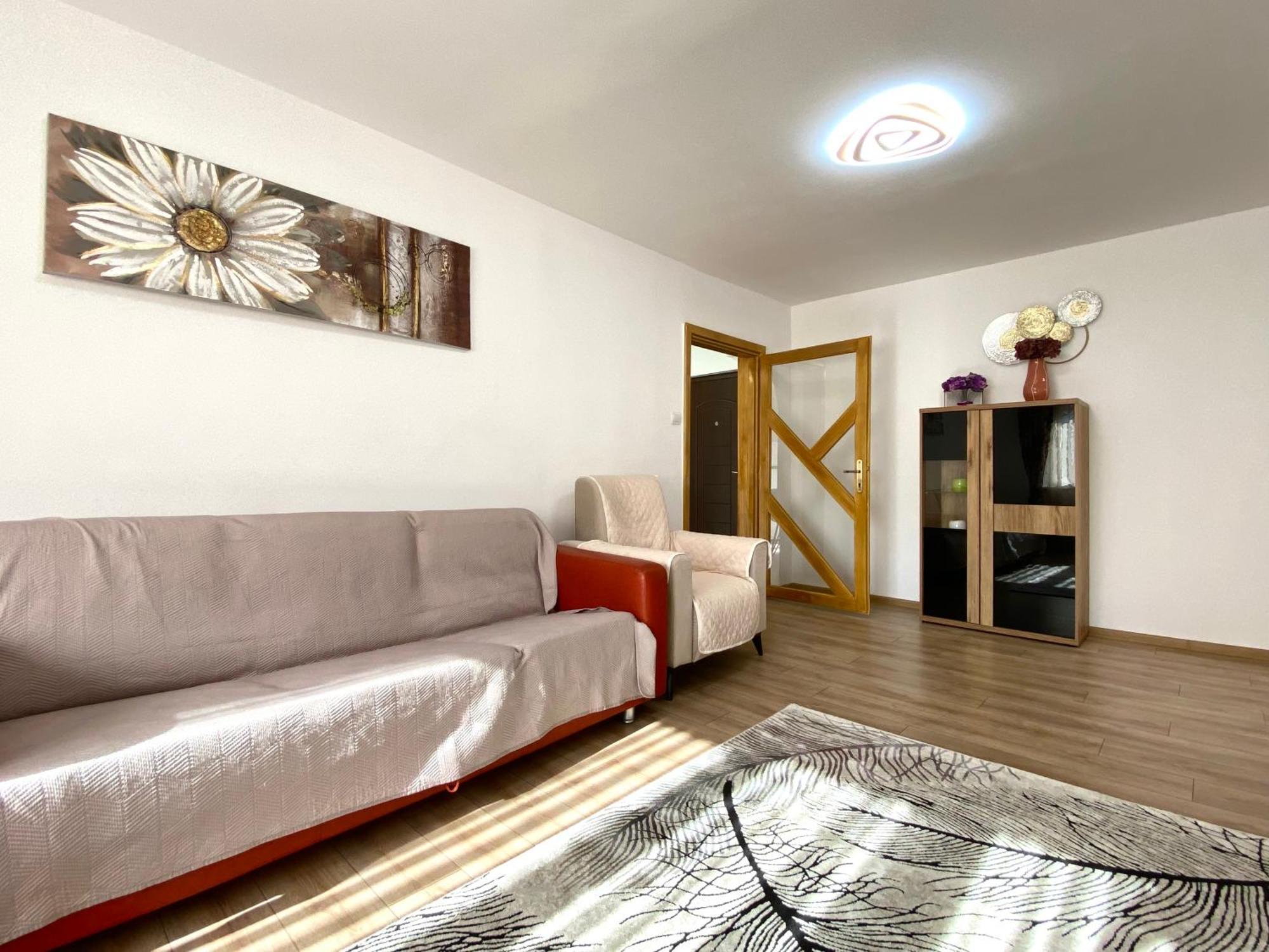 Kronstadt Apartment - Pet Friendly Brașov Exterior foto