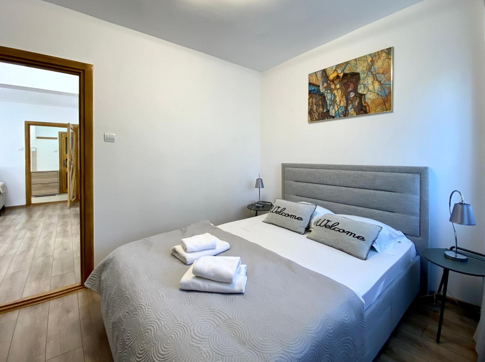 Kronstadt Apartment - Pet Friendly Brașov Exterior foto
