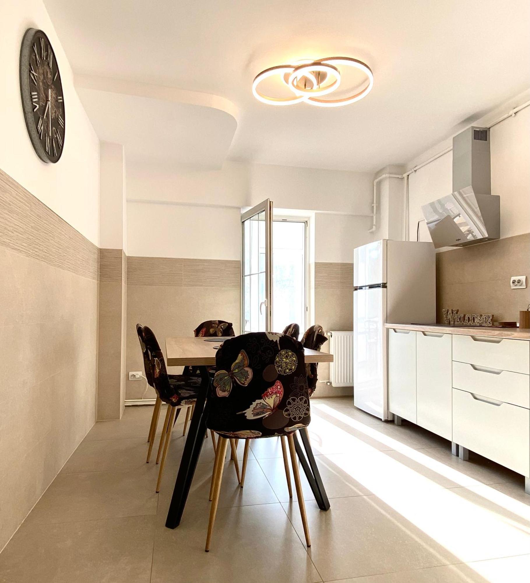 Kronstadt Apartment - Pet Friendly Brașov Exterior foto